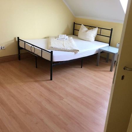 Doppelbettzimmer Mit Bad Kaiserslautern Kültér fotó