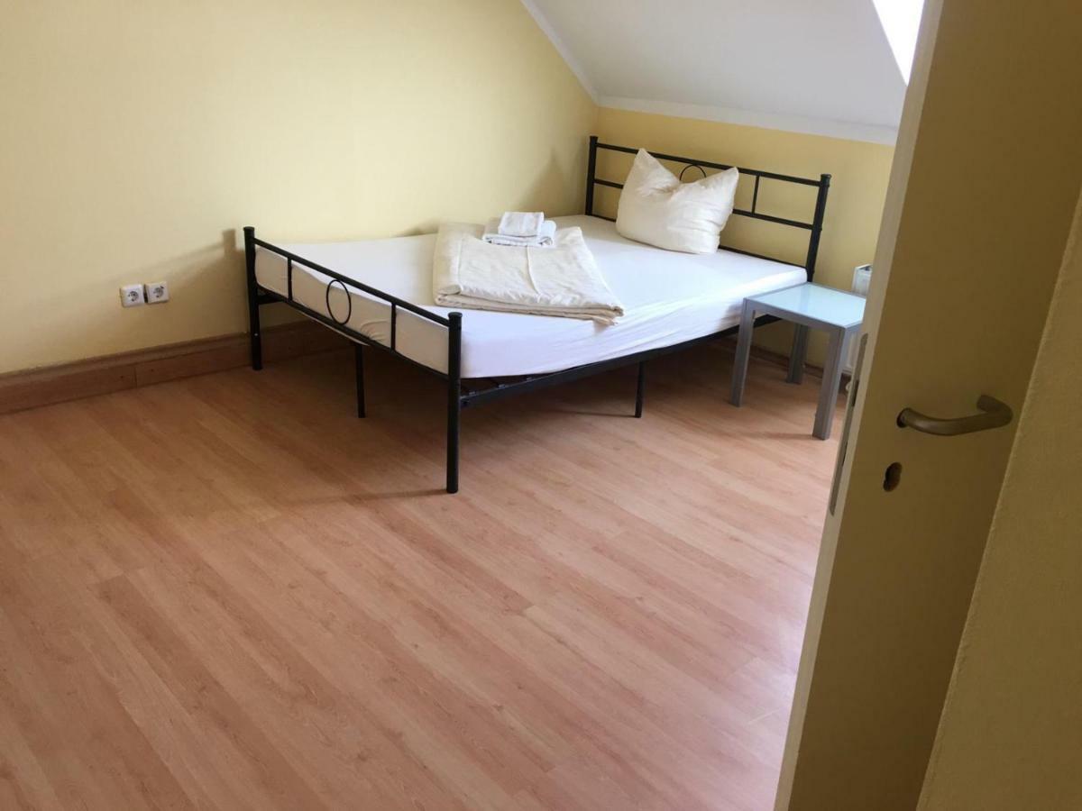 Doppelbettzimmer Mit Bad Kaiserslautern Kültér fotó